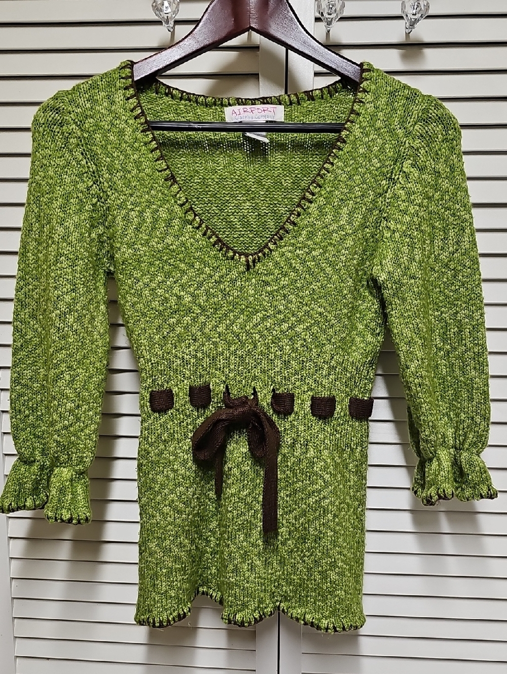 EUC Vintage Airport Clothing Company Green V-Neck Knit Sweater with Brown Trim
